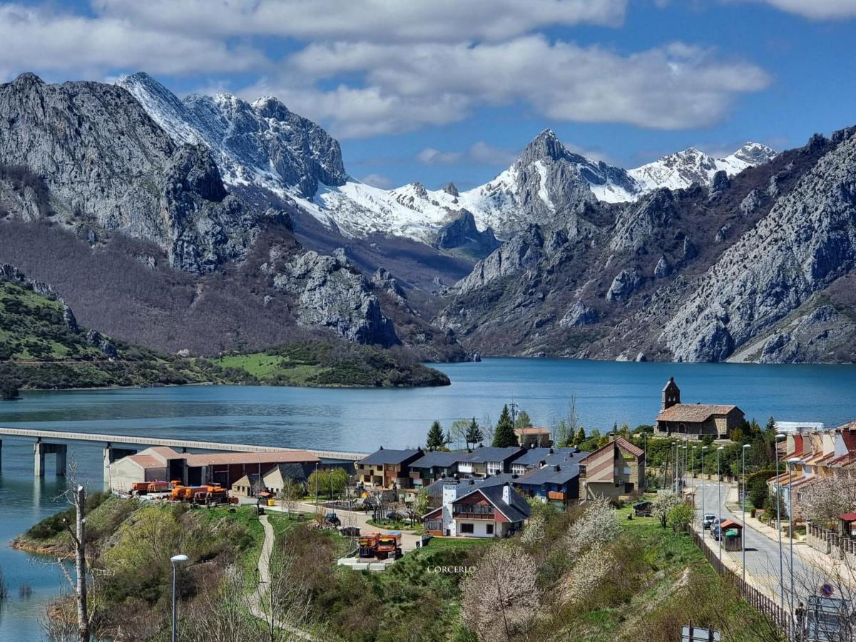 Hostal Sainz Riano  Bagian luar foto