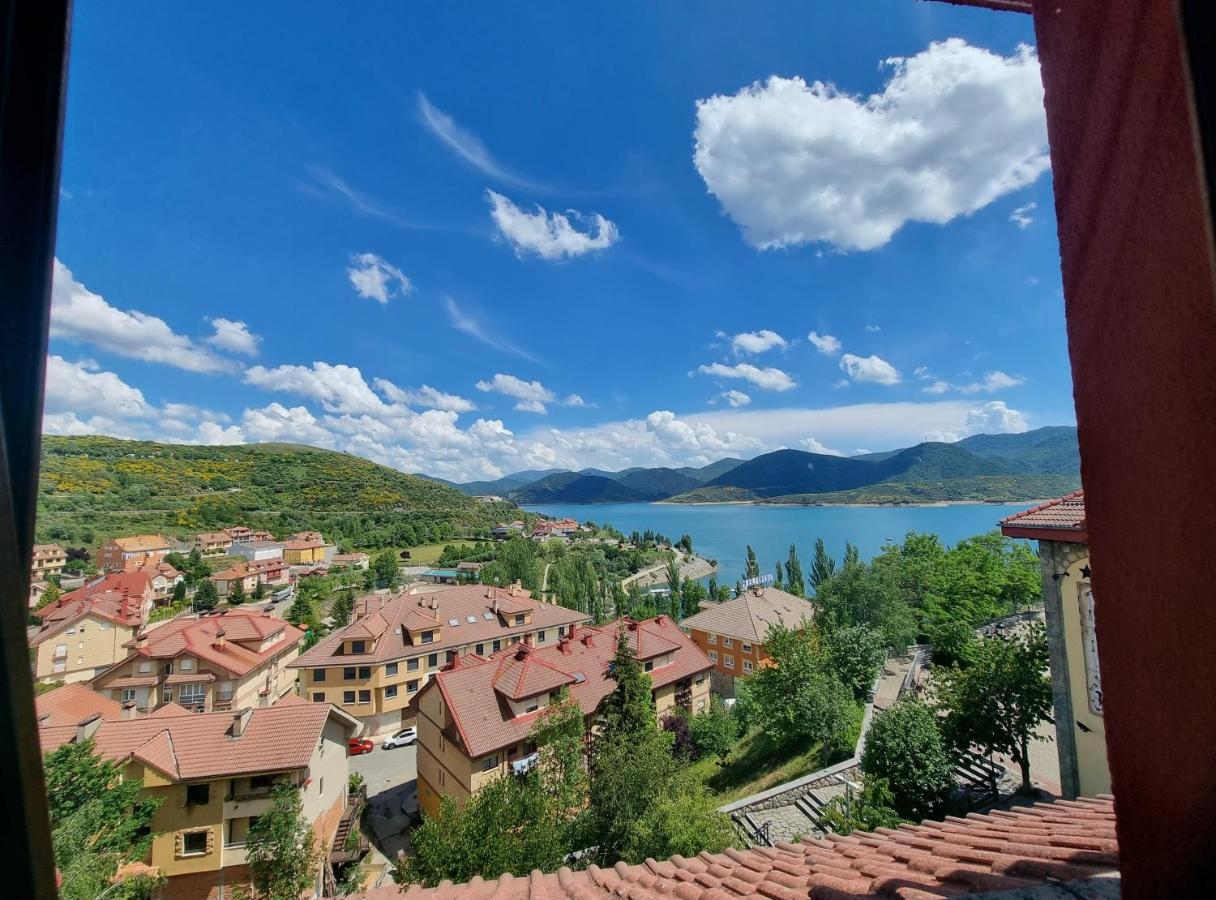 Hostal Sainz Riano  Bagian luar foto