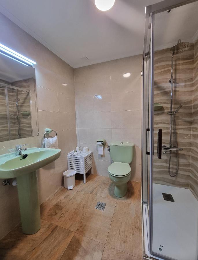 Hostal Sainz Riano  Bagian luar foto