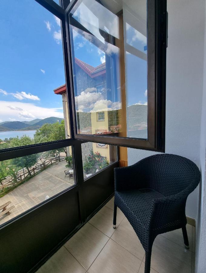 Hostal Sainz Riano  Bagian luar foto