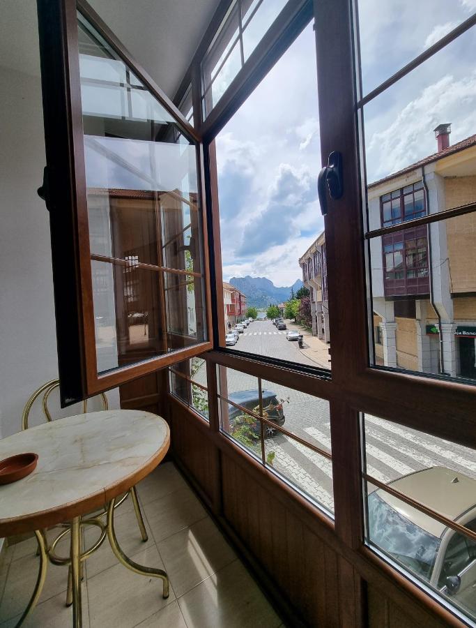 Hostal Sainz Riano  Bagian luar foto