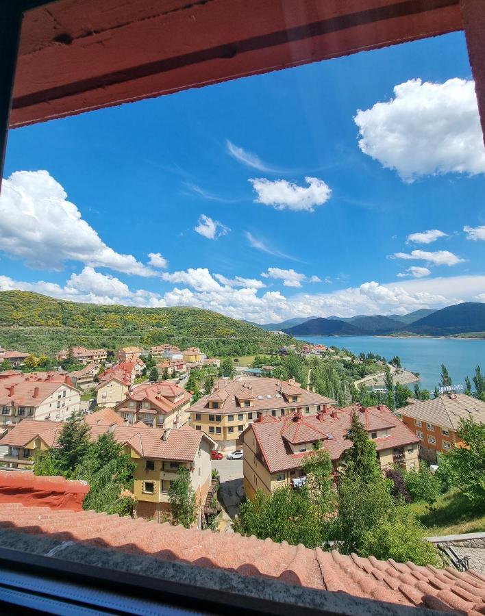 Hostal Sainz Riano  Bagian luar foto